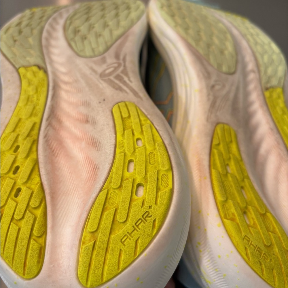 Asics Gel Nimbus Sz 10 light green GREAT condition - Picture 6 of 11